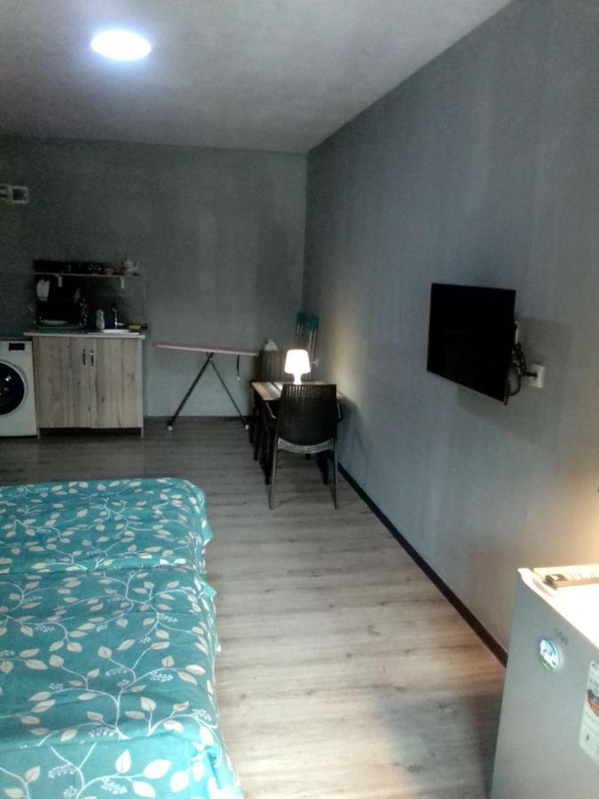 A Cozy Bedsit! Apartamento Taskent Exterior foto